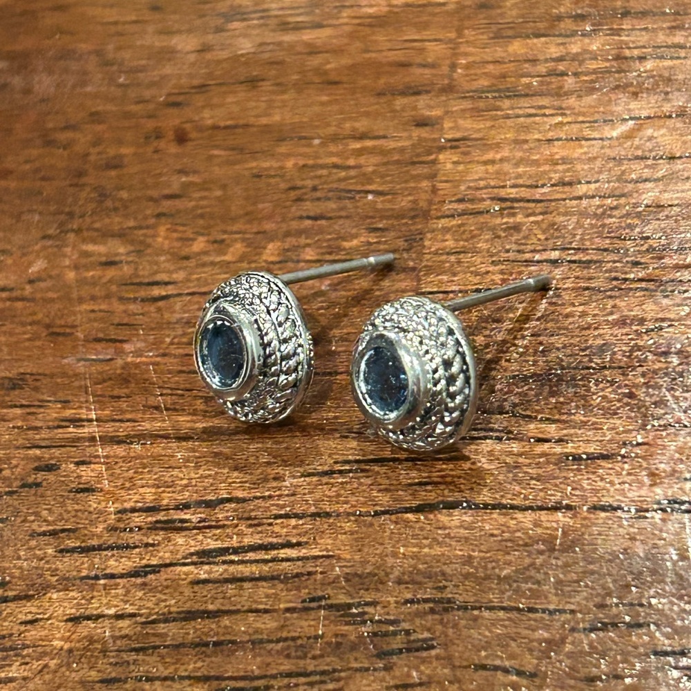 925 Elegant Silver and Blue Stud Earrings - Picture 2 of 2